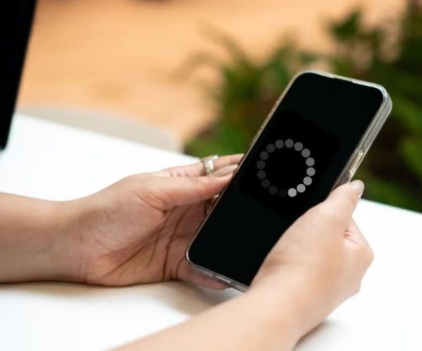 Celular Lento? 10 Dicas para Melhorar seu Smartphone 2 Celular-lento-e-travando-(Fonte-Google)